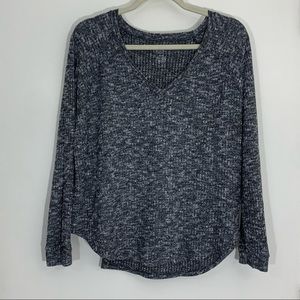 AEO gray & black heathered vneck waffle knit top M